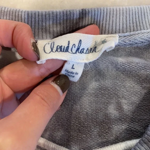 Grey and white tie dye- cloud chaser lace up sweatshirt. So: large - Picture 4 of 6